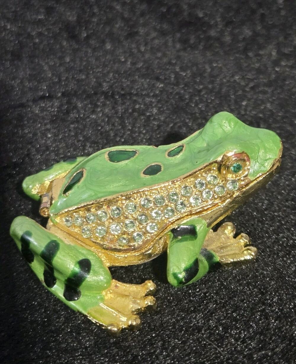Gorgeous Green Enamel Frog Trinket Box - Jeweled Gold Tone w/ Magnetic Closure